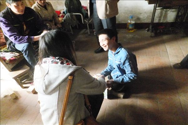 漓院师生来到张风家