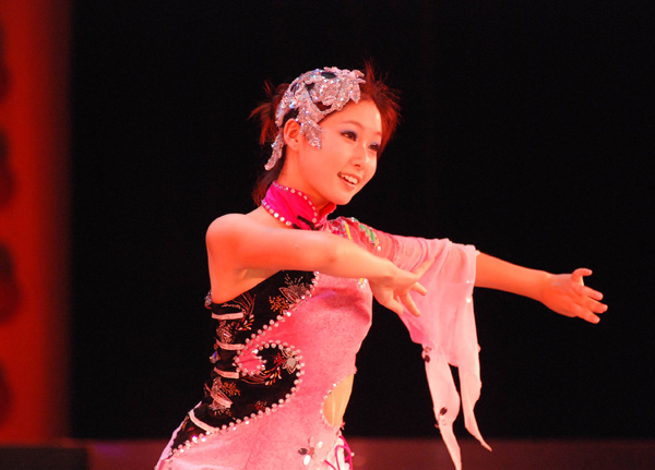 广西第二届大学生艺术展演获奖舞蹈《花 香 忆》。