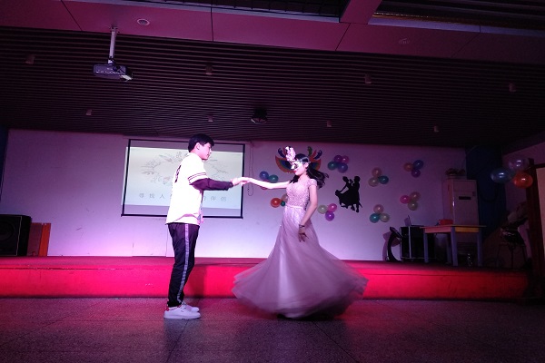 育才校区舞蹈教学.jpg