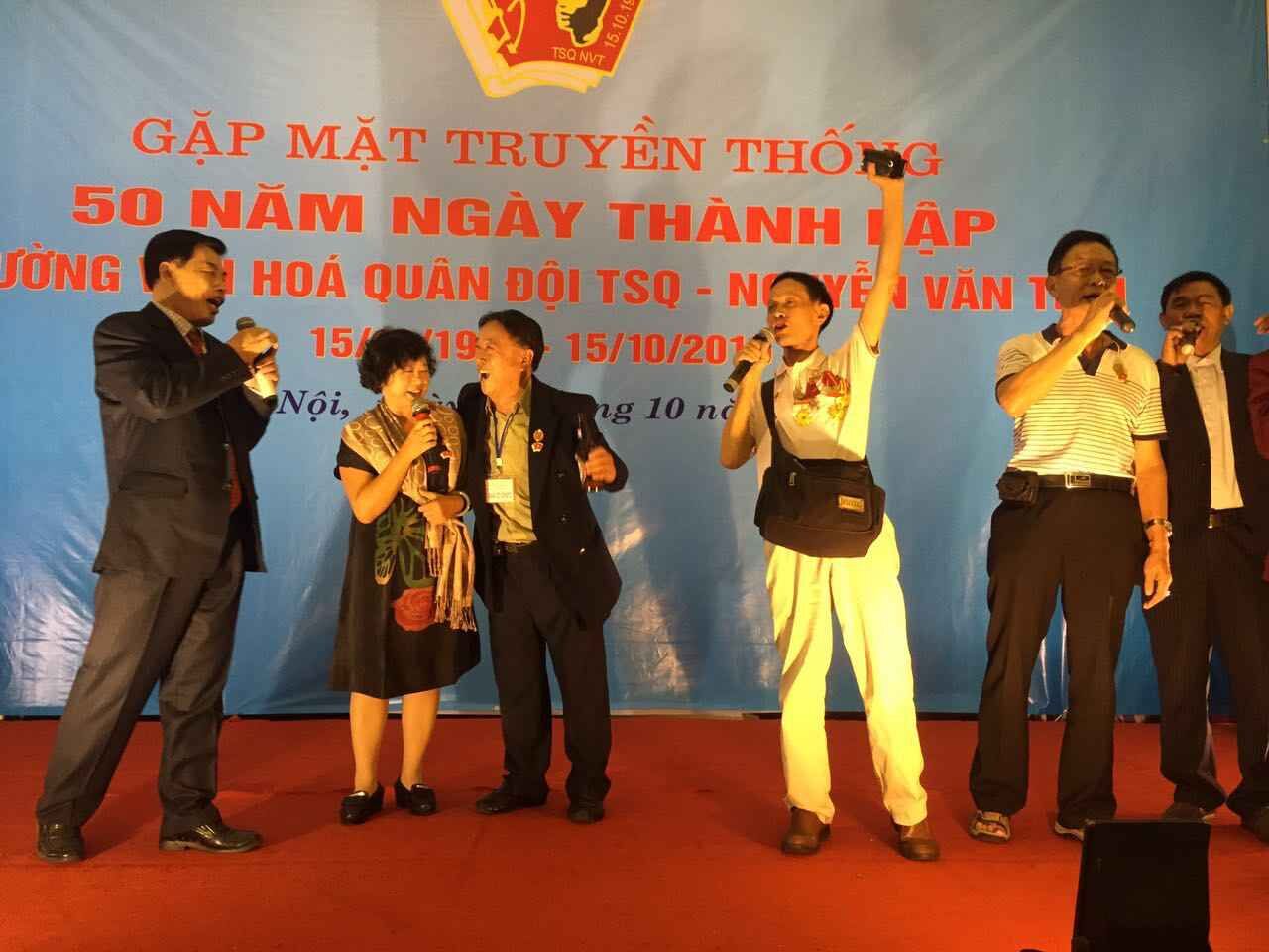 桂林代表与越南朋友同台高唱歌曲《越南一中国》