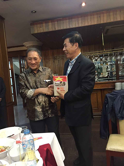 裴光荣司员给我校越                    </div></div>
                                <!--新闻内容结束-->

                                <div class=