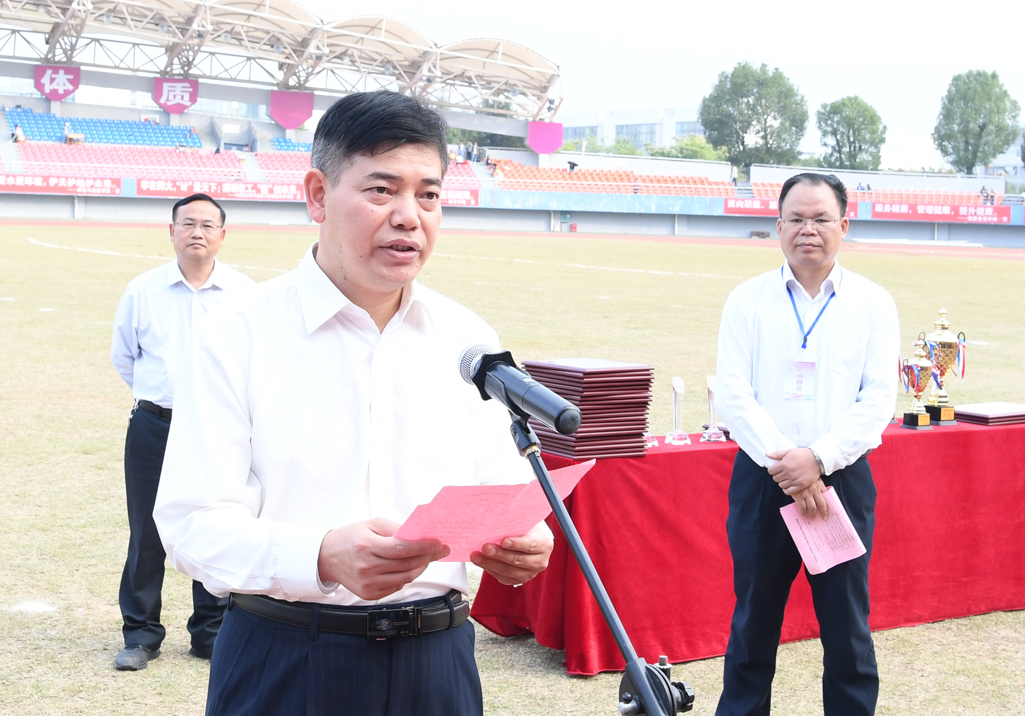 莫坷在闭幕式上致辞9.jpg 莫坷在闭幕式上致辞9.jpg