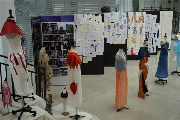 服装与服饰设计专业工作坊展览现场.jpg