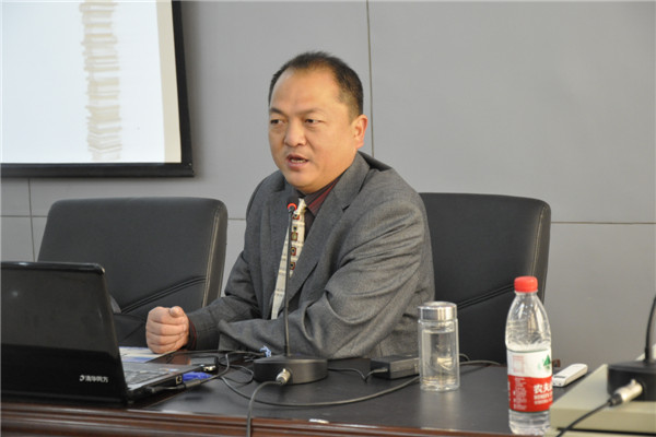 聂校长动情演讲