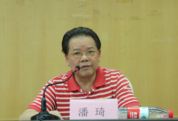 广西区党委原副书记、广西桂学研究会会长潘琦