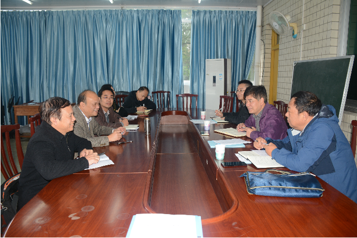 座谈会现场.png