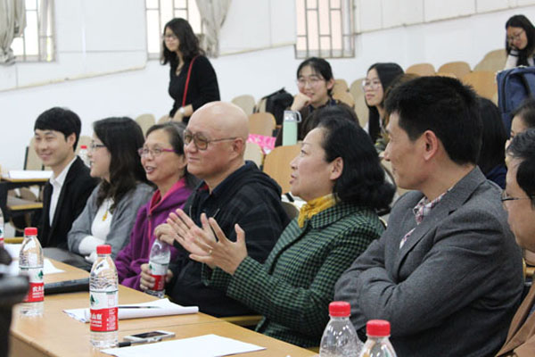 王枬书记点评话剧排演.JPG 王枬书记点评话剧排演.JPG