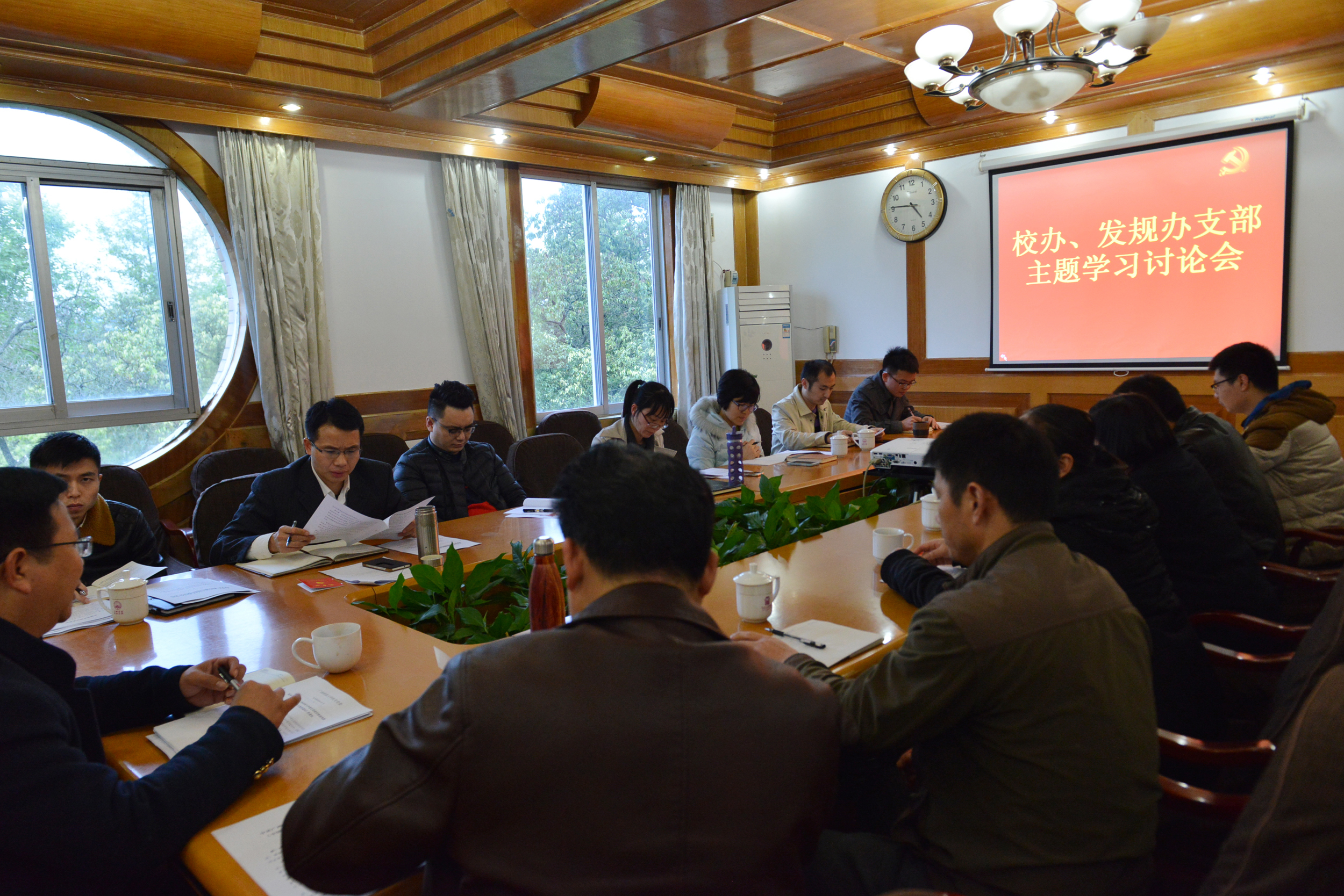 会议现场2011.jpg