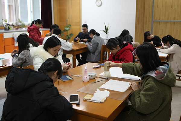 6 学生现场实践操作.jpg