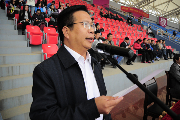 覃卫国副校长致闭幕词