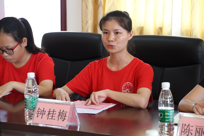 3.挂职队同学代表发言.JPG