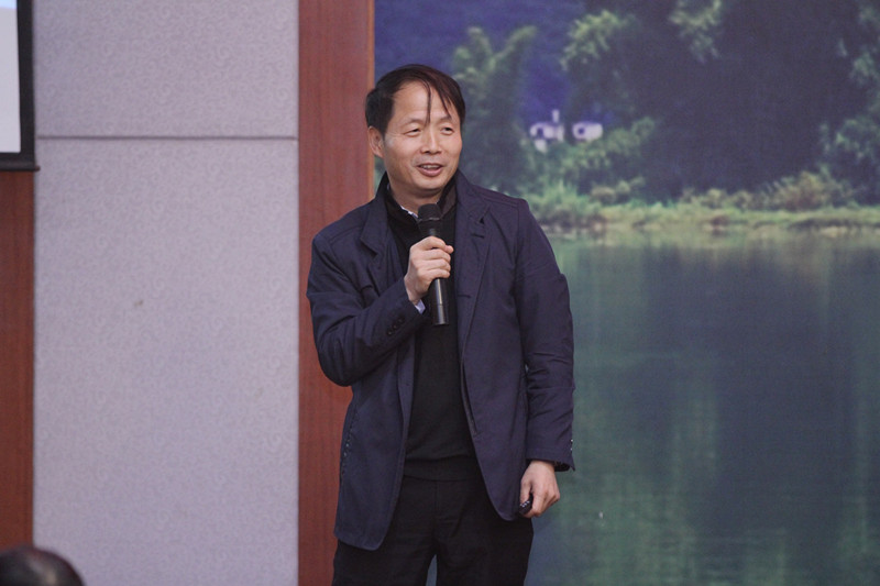 郭_副本.jpg