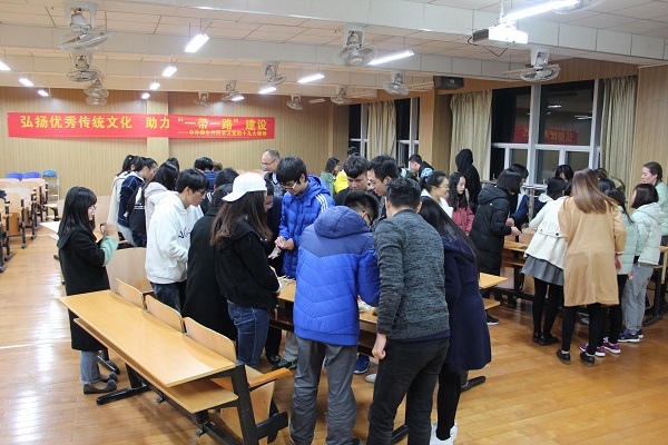 现场包饺子.jpg