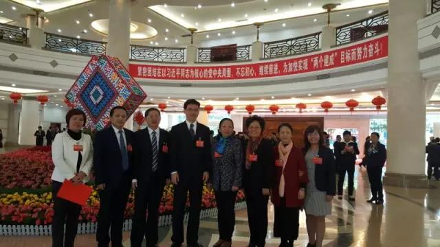 来自高校的部分代表合影.jpg