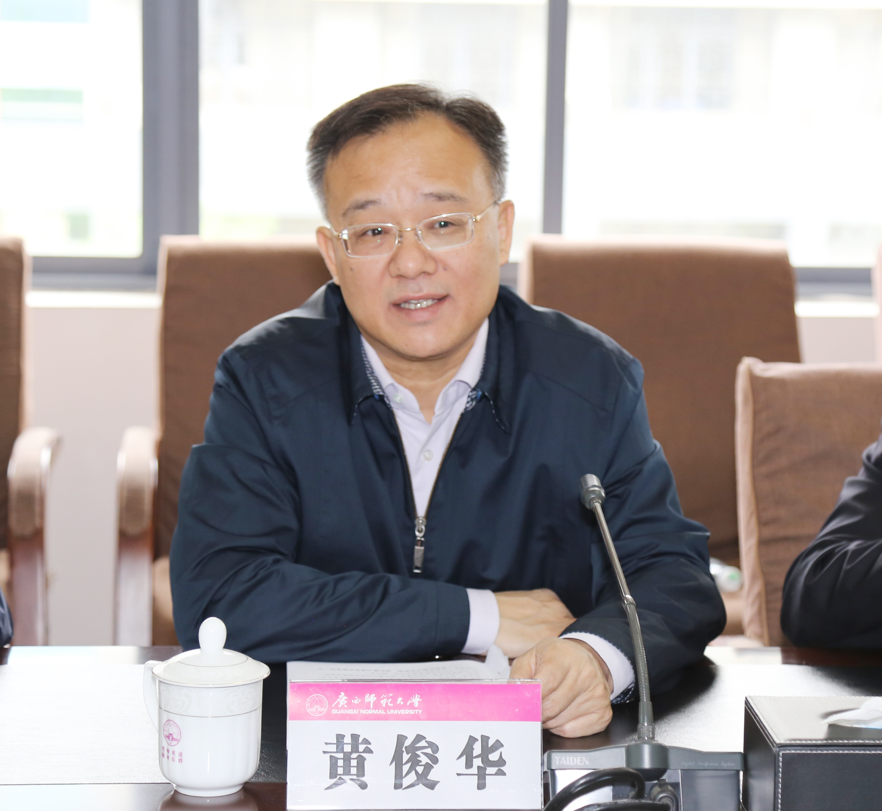 自治区副主席黄俊华作重要指示99.jpg