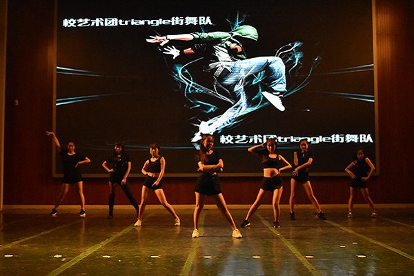 舞蹈：team.jpg