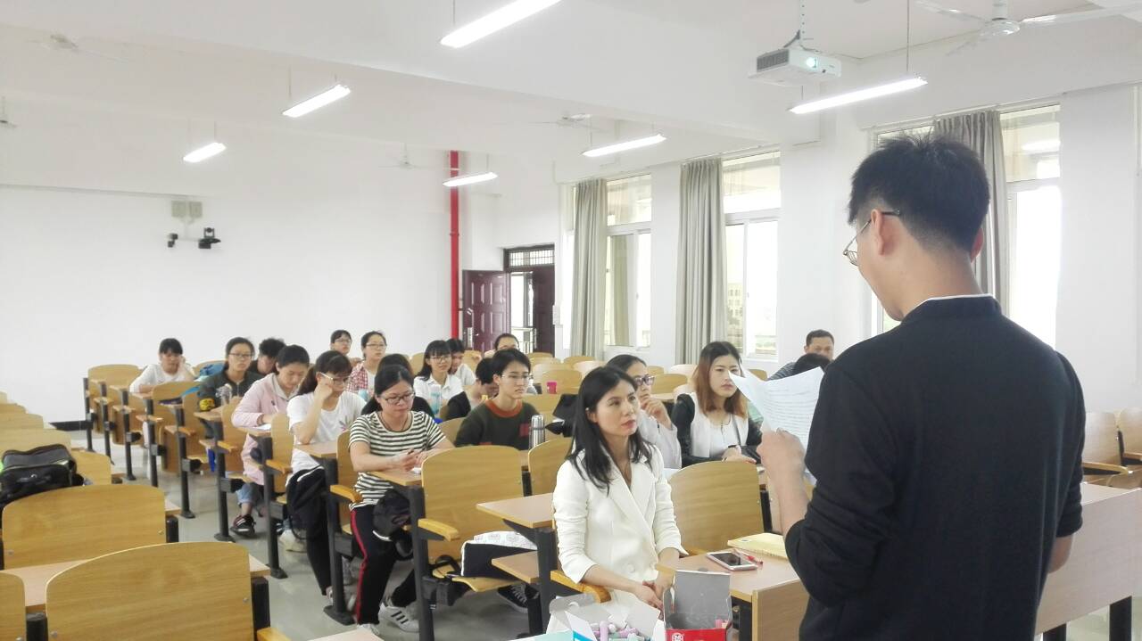 品读廉洁书籍.jpg