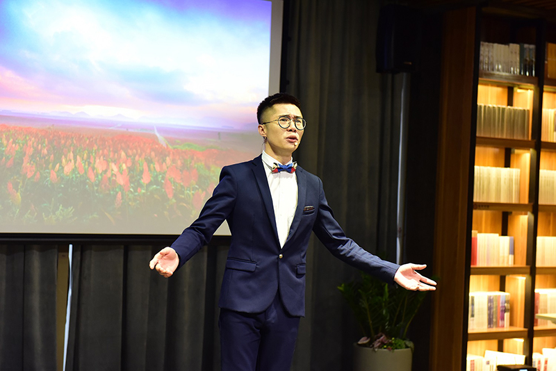 ¡¶ºì¸ßÁ»¡·ÑÝËÐ£¨ÀîÏÔÑî Éã£©.jpg