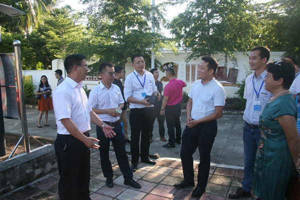 北山村小学调研现场.jpg