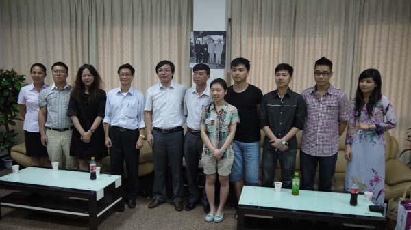 裴庭兴副书记一行与在我校就读的海防大学学生代表举行座谈交流会