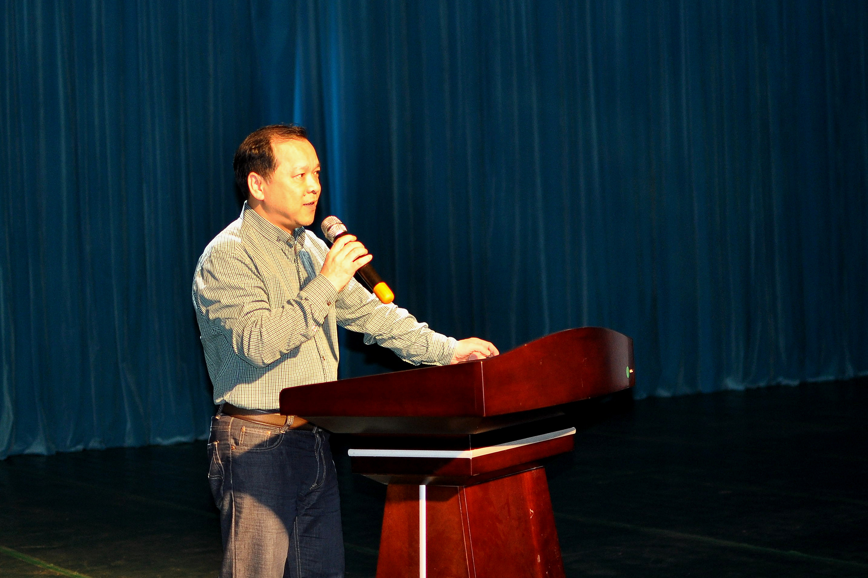 白晓军副校长讲话