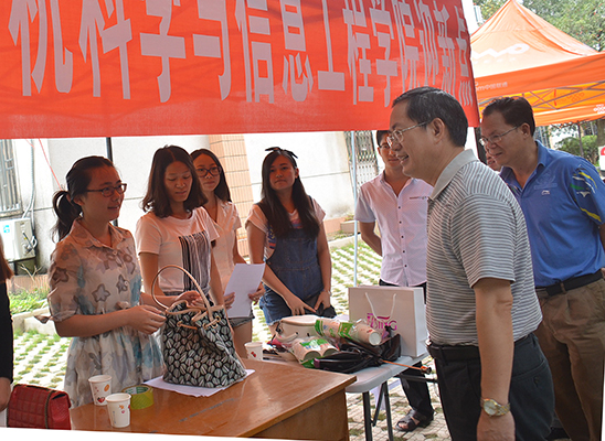 校党委副书记唐仁郭在育才校区检                    </div></div>
                                <!--新闻内容结束-->

                                <div class=