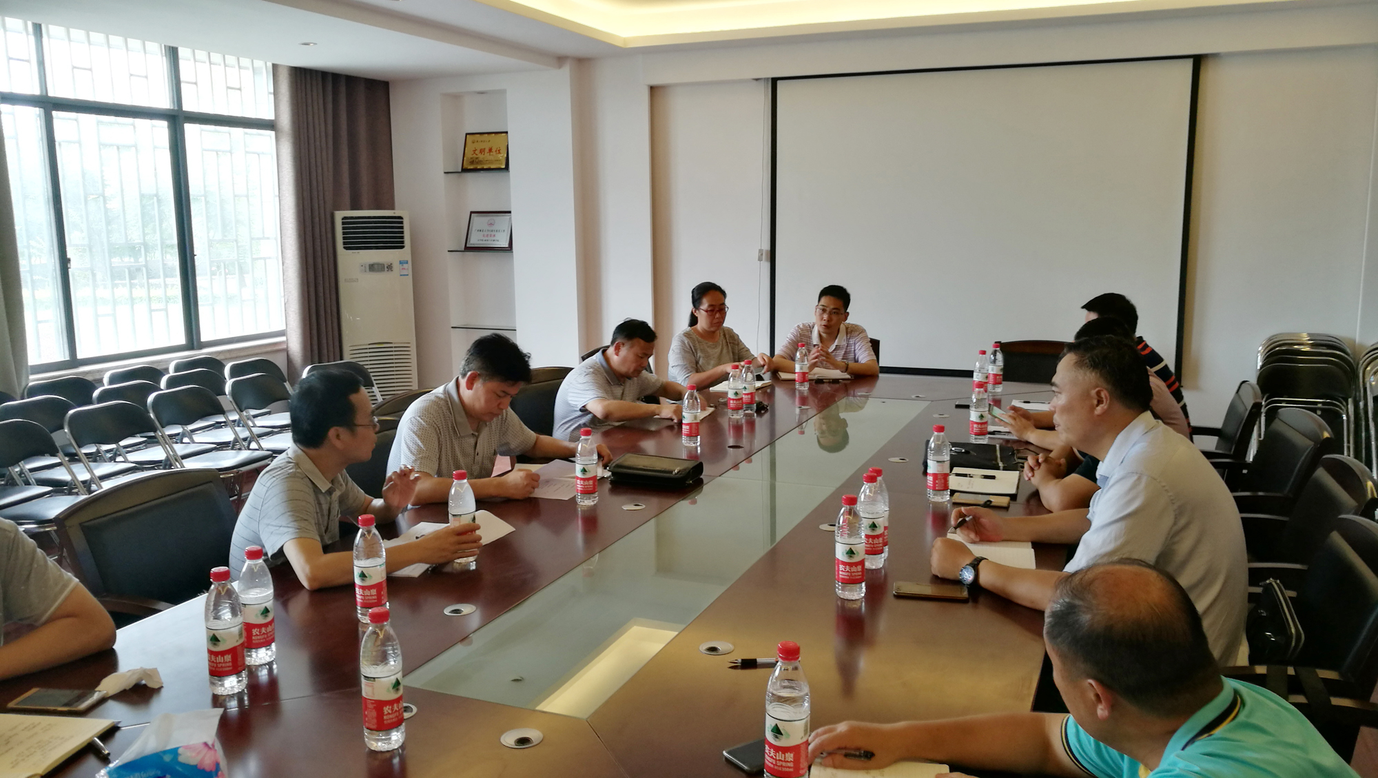 与后勤基建处领导班子开展座谈9.jpg