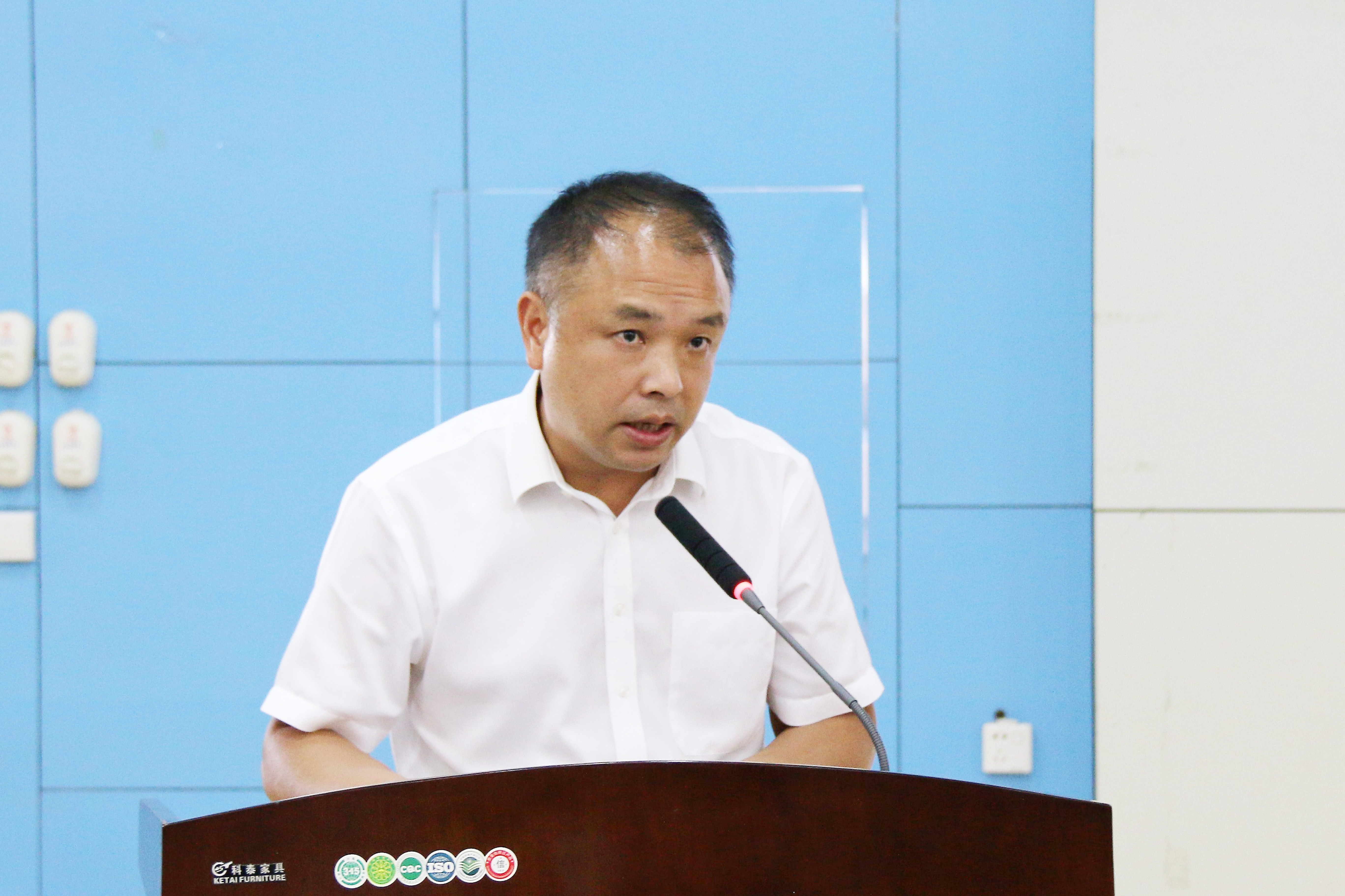 校党委副书记赵铁讲话1(大学生通讯社李梦瑞摄).JPG 校党委副书记赵铁讲话1(大学生通讯社李梦瑞摄).JPG