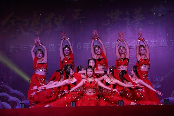 7.外国语学院舞蹈《祝福》 (2).JPG