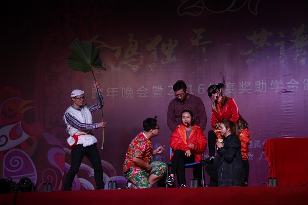 1.马克思主义学院 小品《我要上春晚》 (2).JPG