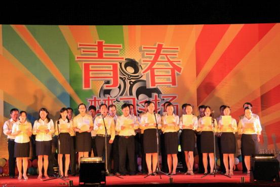 教职工大合唱《                    </div></div>
                                <!--新闻内容结束-->

                                <div class=