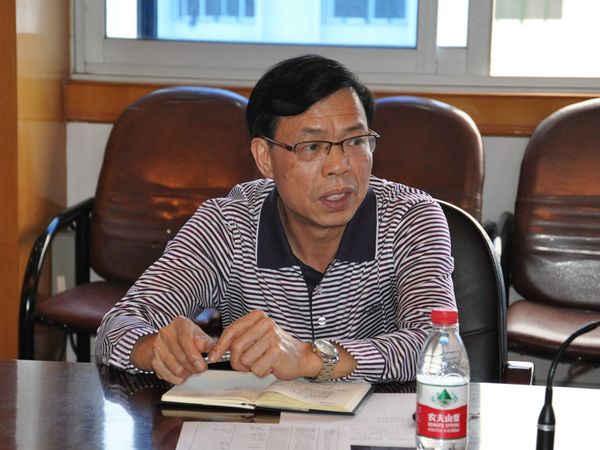 钟瑞添副校长与青年教师座谈