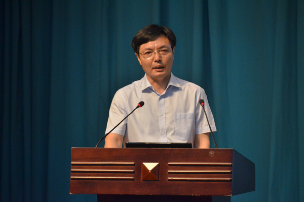 副校长李传起对三个文件进行解读说明