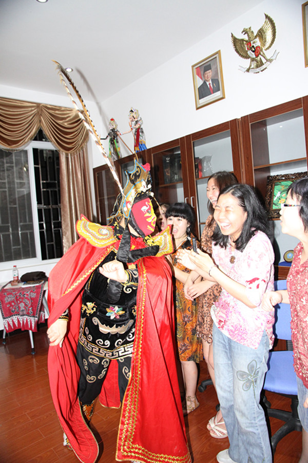 变脸王子与东盟学生互动