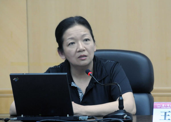 校党委书记王枬教授为新任处级领导干部做了《干部作风建设与我校科学发展》的重要报告。