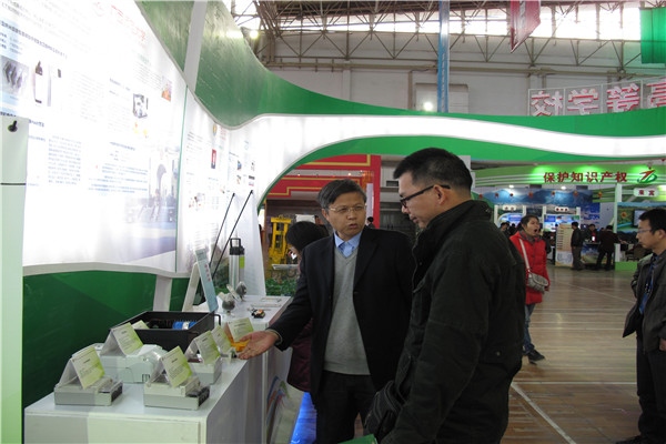 我校电子工程学院负责人推                    </div></div>
                                <!--新闻内容结束-->

                                <div class=