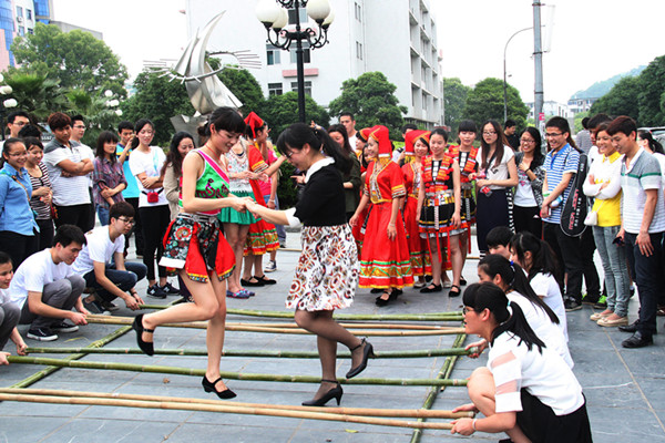 师生同                    </div></div>
                                <!--新闻内容结束-->
                                <div class=