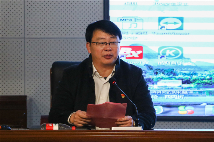 图6:广西师范大学漓江学院党委书记赖仿主持漓江文化研究院揭牌仪式.jpg 图6:广西师范大学漓江学院党委书记赖仿主持漓江文化研究院揭牌仪式.jpg