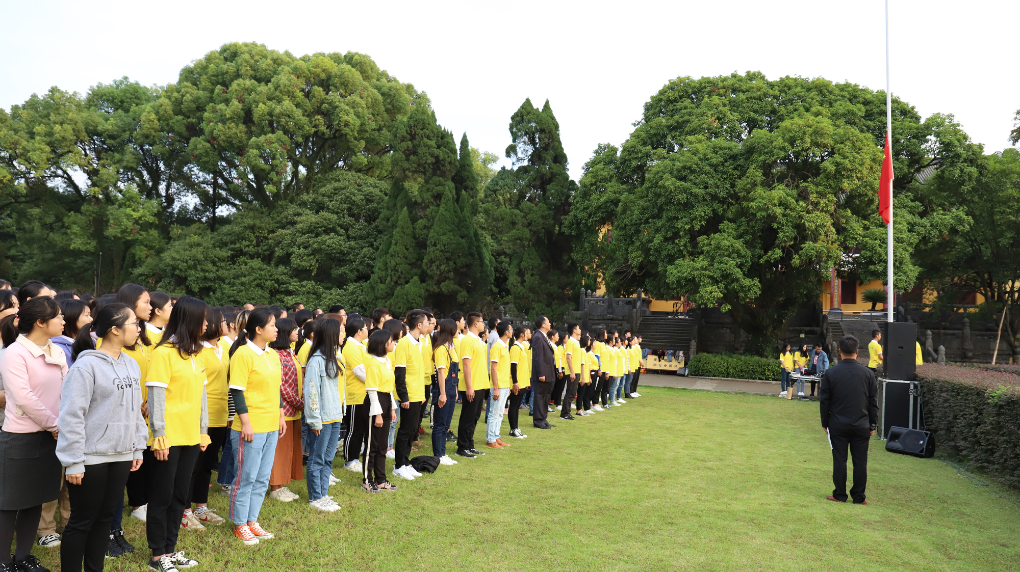 王城校区升旗现场9.jpg