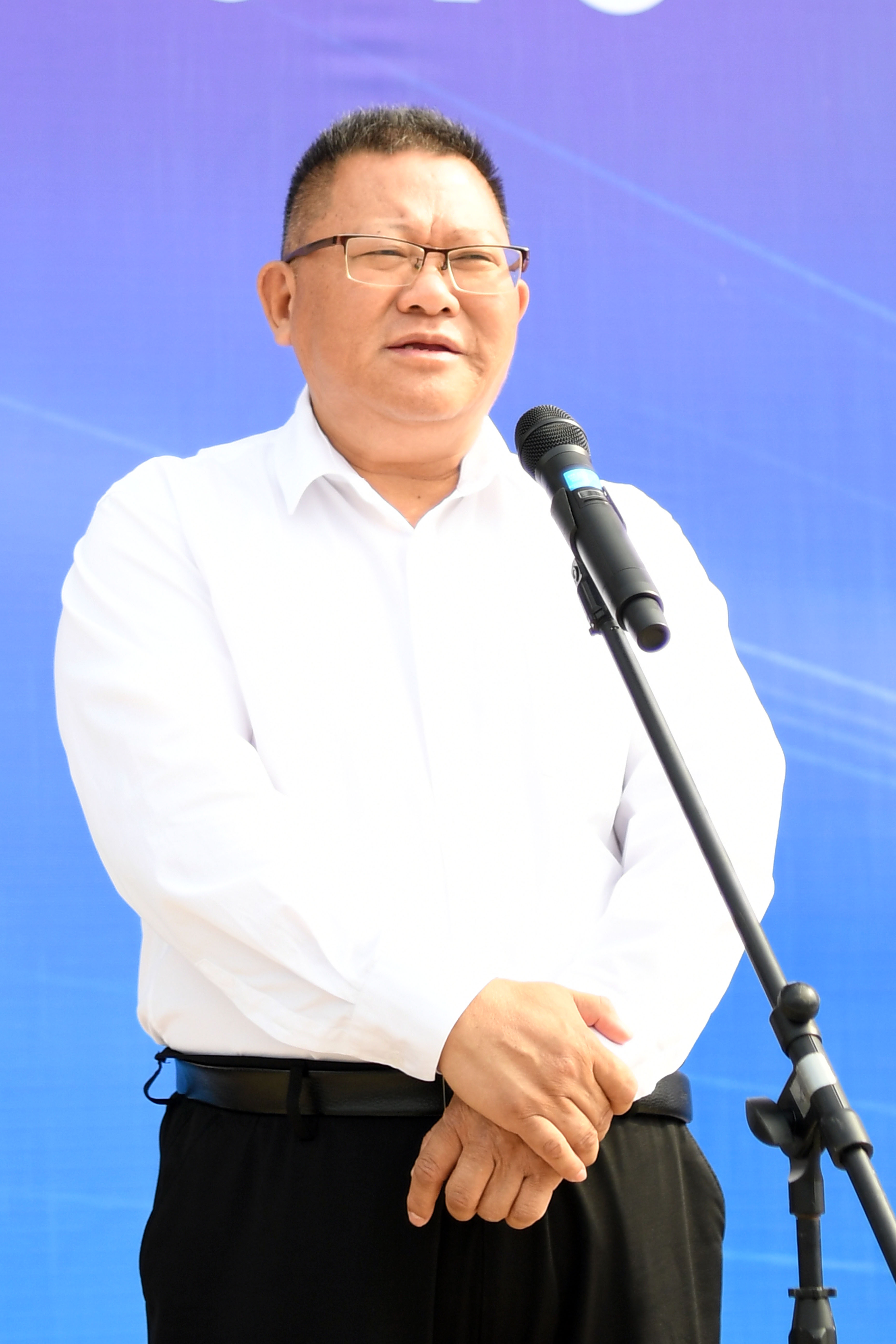 校党委书记邓军宣布活动月启动