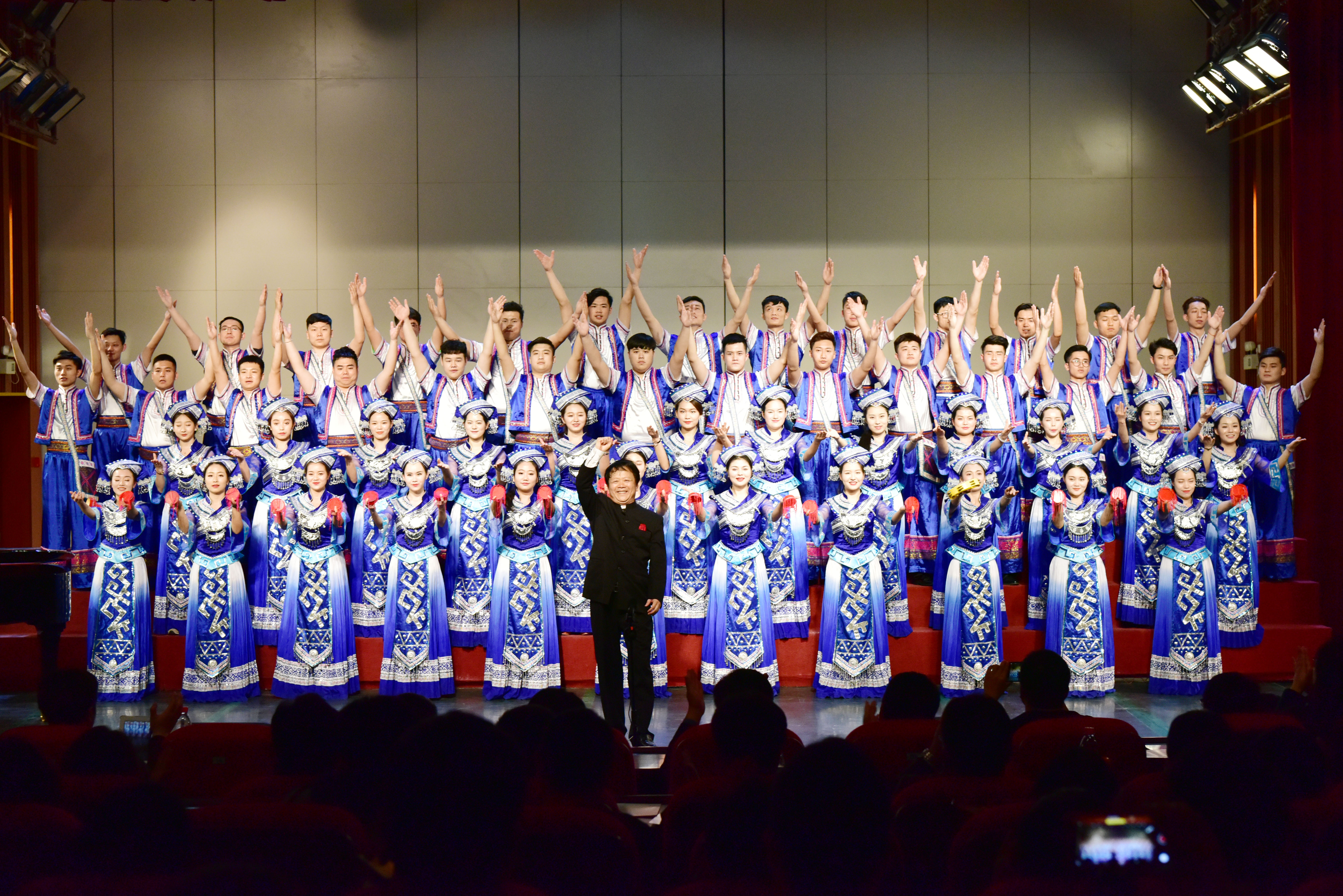 广西艺术学院合唱团到我校举办专场音乐会