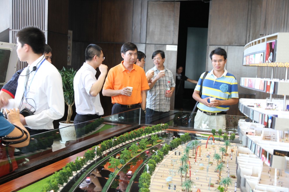 我校教师考察临桂新区重点建设项目