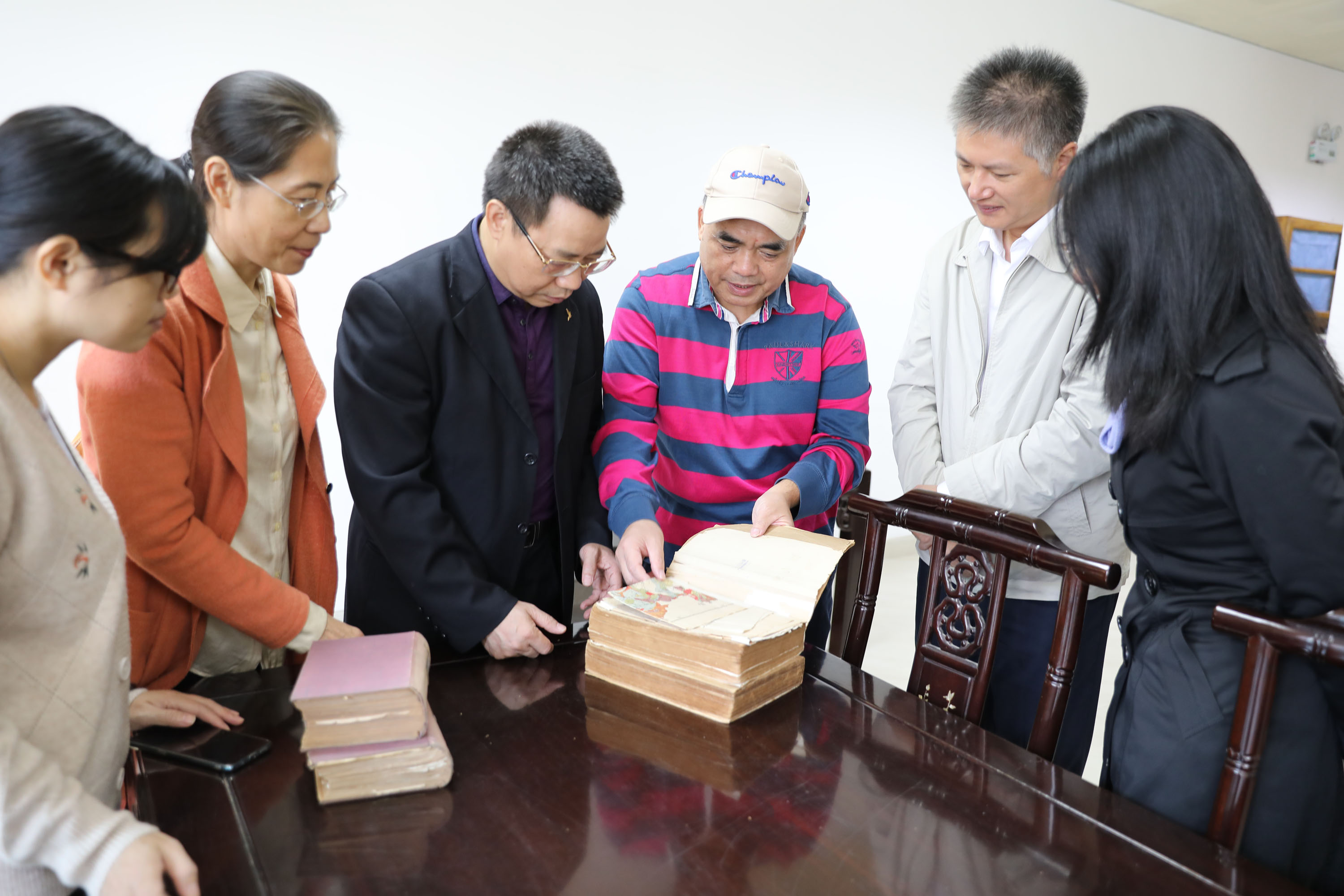 查阅民国版《广西年鉴》