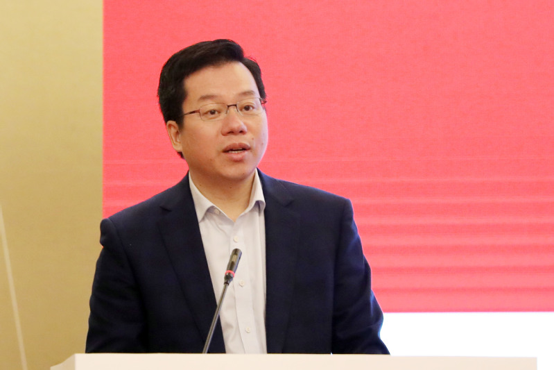 教授作报告西安电子科技大学研究生院常务副院长姬红兵教授作报告大会